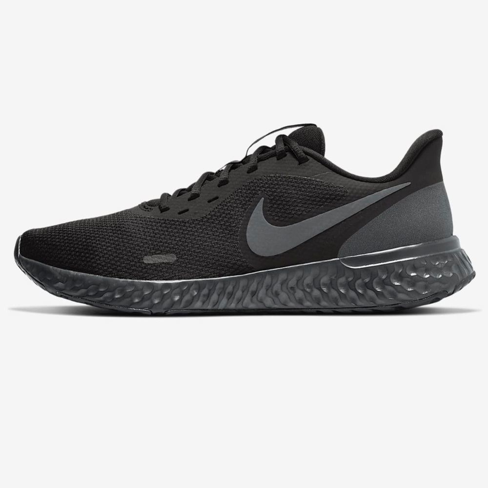 Women’s size 10 black Nike revolution 5 shoes